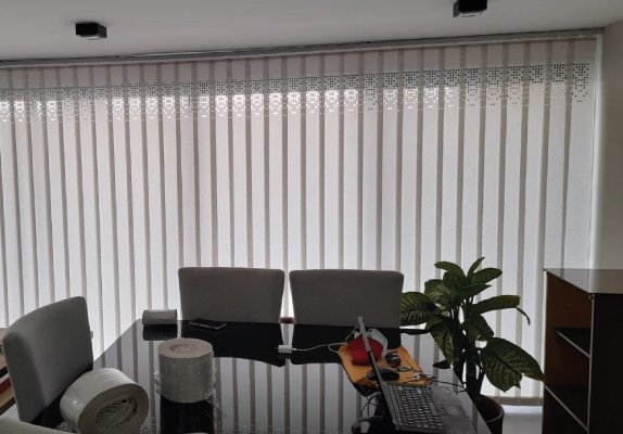 cortinas-persianas-verticales-01